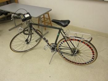 This smart bicycle shifts gears automatically based on rear wheel speed, 
pedaling direction, and initial chain position.