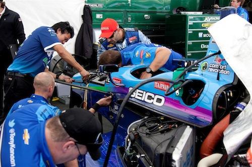 Kanaan works with crew members to prepare KV's car for qualifying.   (Source: Littelfuse)