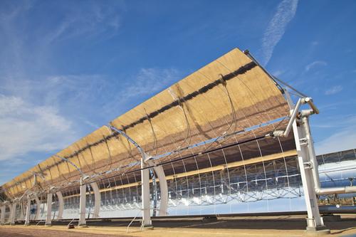 A new large aperture parabolic trough solar collector is designed to significantly reduce equipment and installation costs for concentrated solar power (CSP systems used in utility-scale power generation).   (Source: 3M)