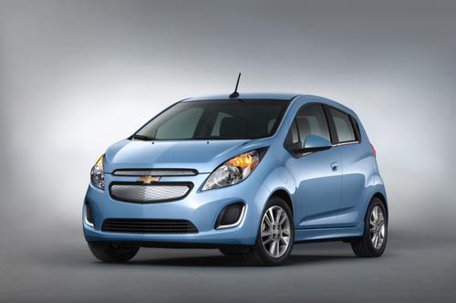 Unveiled at the Los Angeles Auto Show, the 2014 Chevrolet Spark EV uses a GM-designed, coaxial drive unit and electric motor that deliver 130 hp (110 kW) and 400 lb-ft (542 N-m) of torque.   (Source: GM)