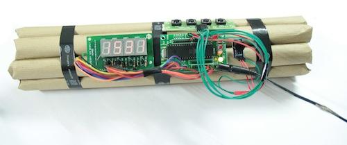 This Hollywood movie-style gag bomb doubles as an alarm clock and a countdown timer.