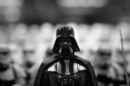 http://img.deusm.com/designnews/2016/04/280758/darth-vader-1207142_640.jpg