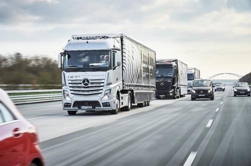 Photo courtesy: Daimler AG - Global Communications Commercial Vehicles
