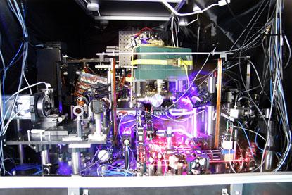 JILA's strontium atomic clock set-up as used in its quantum simulation experiments. click here to enlarge.
(Source: Ye group and Baxley/JILA)