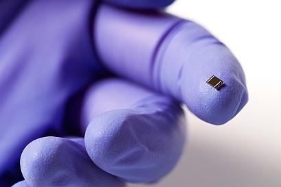A solar cell with a record 44.7% efficiency for use in concentrator photovoltaics has been jointly announced by the Fraunhofer Institute for Solar Energy Systems ISE, Soitec, CEA-Leti, and the Helmholtz Center Berlin. (Source: Fraunhofer ISE)