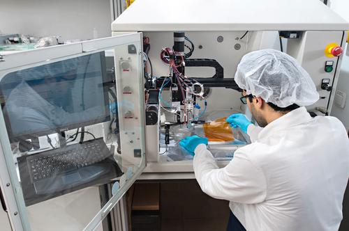 The low-cost fabrication method uses a robotic sprayer that should be easy to scale up for mass production to deposit carbon nanotube-based circuits on a flexible substrate.
SOURCE: Credit: U. Benz/TUM