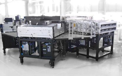 Applied Materials' plasma enhanced chemical vapor deposition (PECVD) system, the AKT 55KS, handles generation 8.5 glass sizes for displays up to 2.2 x 2.5 meters.
(Source: Applied Materials)