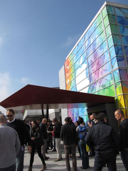 Outside Apple's product announcement event at the Yerba Buena Center for the Arts in San Francisco.(Source: EE Times)