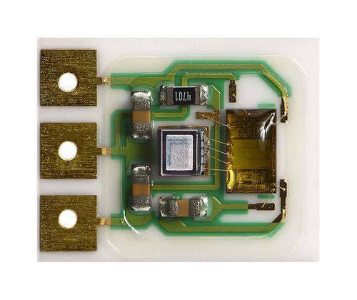 Merit Sensor's temperature-compensated pressure sensors use back-side entry to keep media from contacting with the top side of the pressure sensing die where the electronics are housed. (Source: Merit Sensor)