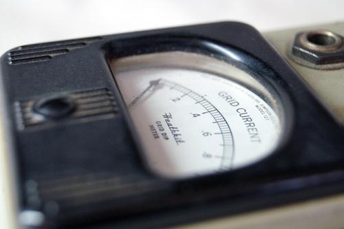 Up close on the dial, custom printed face for Heathkit.
Click here to enlarge.