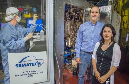 Paul Ashby and Deirdre Olynick of Berkeley Lab at the Advanced Light Source (ALS) Extreme Ultra-Violet (EUV) Beamline. (Credit: Roy Kaltschmidt, Berkeley Lab; Source: Berkeley Lab)