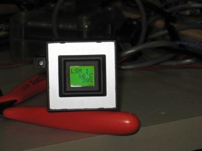 Alphanumeric data can be displayed.(Click here to see a larger image.)