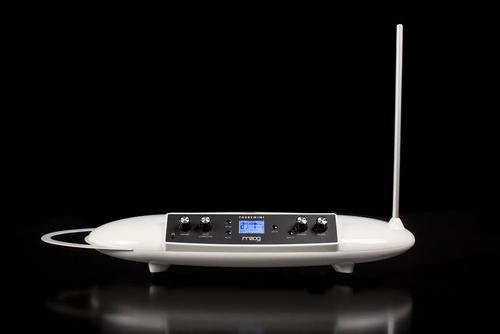 The Theremini has a small ring antenna (left) to control column and a telescoping vertical antenna (right) for controlling the pitch of a single note or any parameter in the internal or an attached music synthesizer.
(Source: Moog Music)