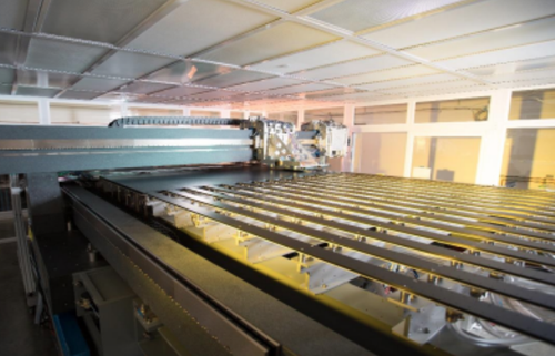 Kateeva's roll-to-roll process mass produced OLED displays with complete protection from the oxygen and moisture that washes out the colors and limits the lifetime of flexible OLED.
(SOURCE: Kateeva)