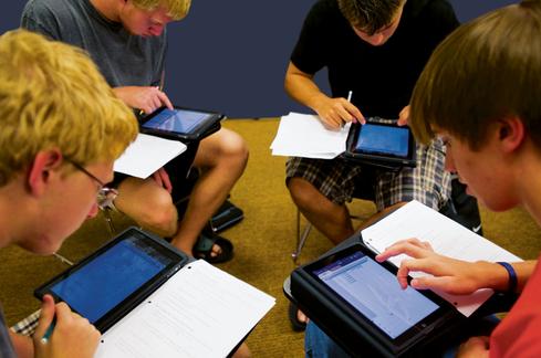 Online learning wikimedia commons2