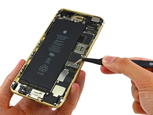 The massive battery is larger and 16% more efficient than the model 5S. Like a work of art... too bad so few will see inside the case.
(Source: iFixit)