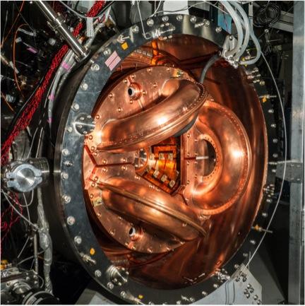 The University of Washington's current fusion experiment, HIT-SI3, is about one-tenth the size of the gigaWatt power-producing Dynomak that beats fossil fuels in energy efficiency.
(Image: University of Washington)