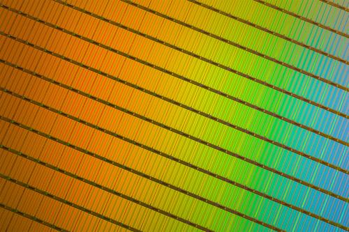3D NAND wafer close-up reveals Micron and Intel unveil new 3D NAND technology with three times higher capacity than other NAND dies in production. (Source: Micron, used with permission)
